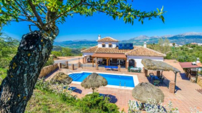 Mansion Piedras Blancas Colmenar by Ruralidays, Colmenar